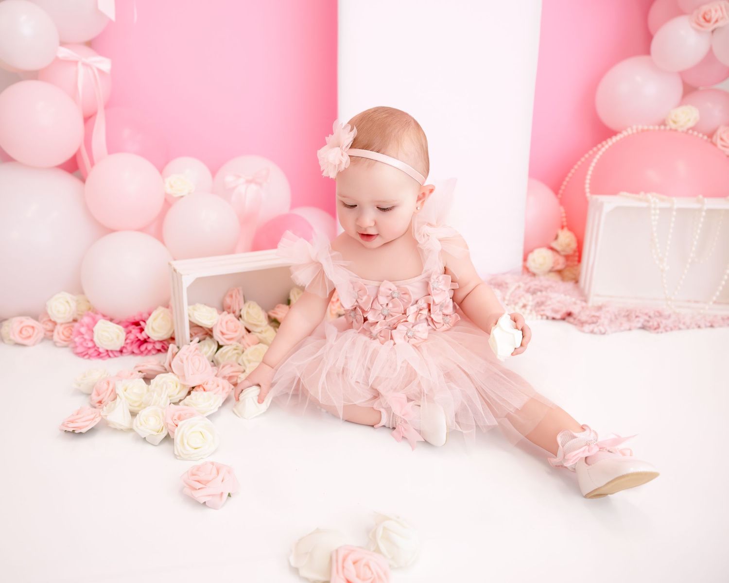 best Long Island cake smash photographer, Long Island birthday photographer, Long Island first birthday photo shoot, first birthday photos