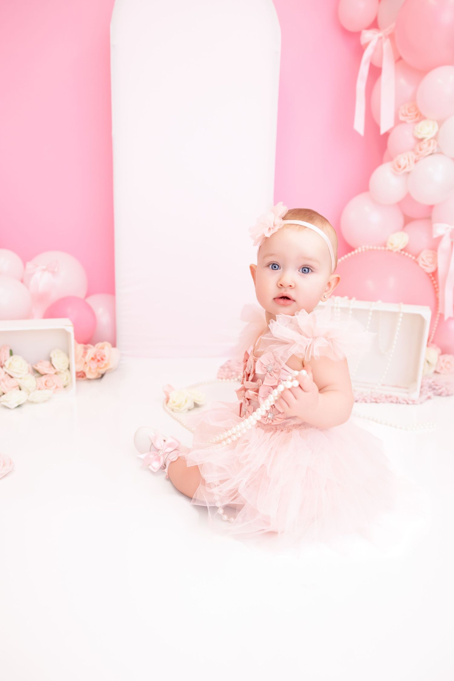 best Long Island cake smash photographer, Long Island birthday photographer, Long Island first birthday photo shoot, first birthday photos