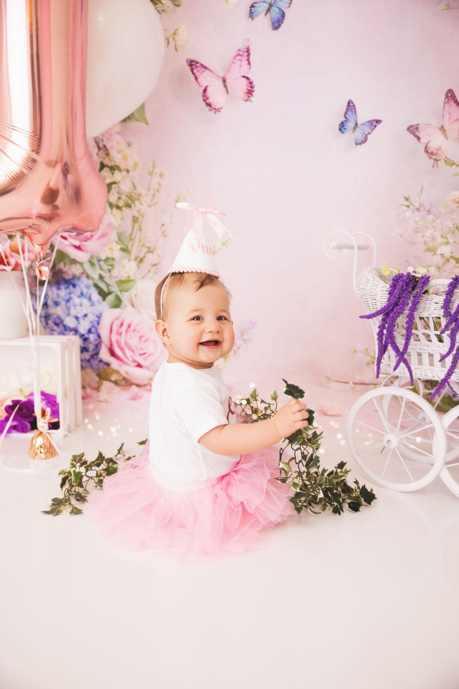 best Long Island cake smash photographer, Long Island birthday photographer, Long Island first birthday photo shoot, first birthday photos