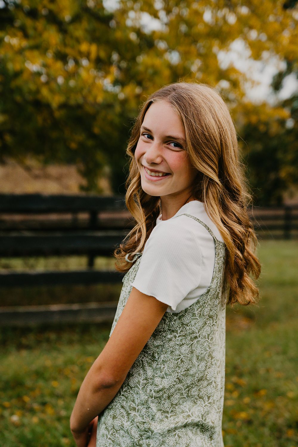 8th grade, field, fence, country, portraits