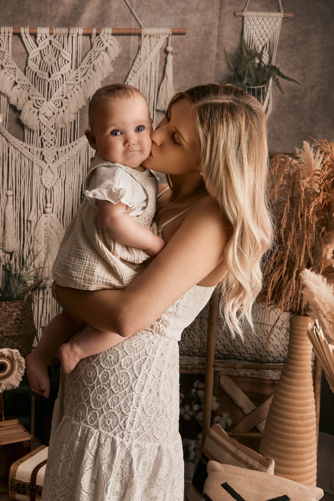 fotografia di famiglia a bruino torino. studio fotografico dedicato alla famiglia, gravidanza, bimbi , 4 zampe e coppie.