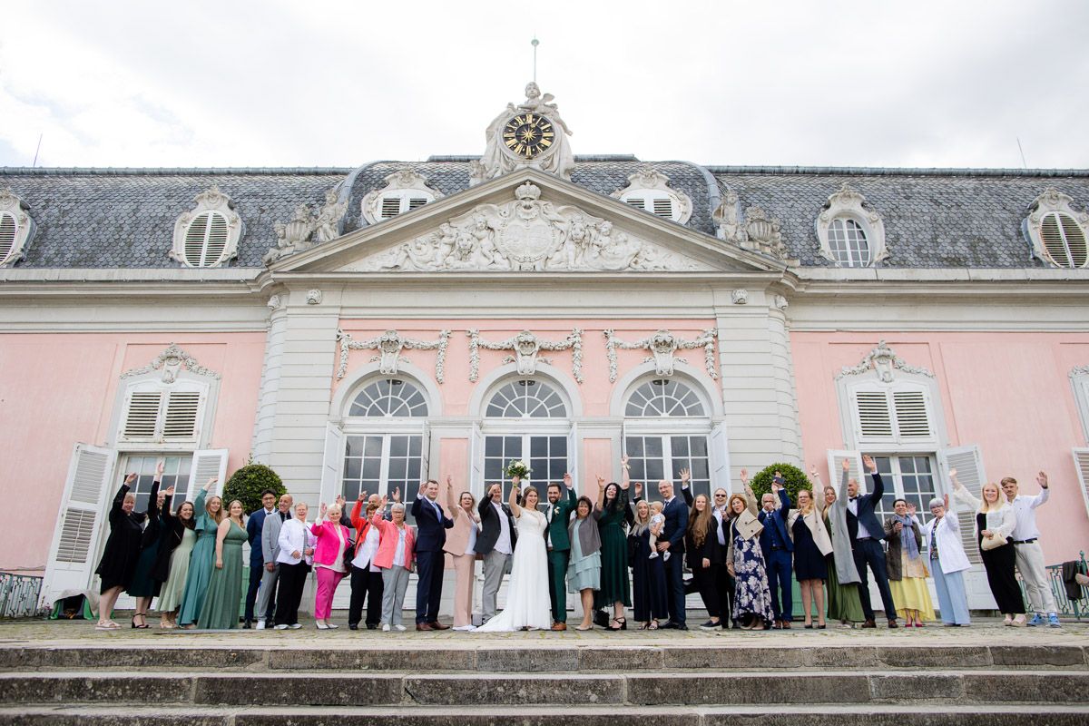 Standesamtliche Hochzeit im Schloss Benrath begleitet von einem Profi Hochzeitsfotograf
