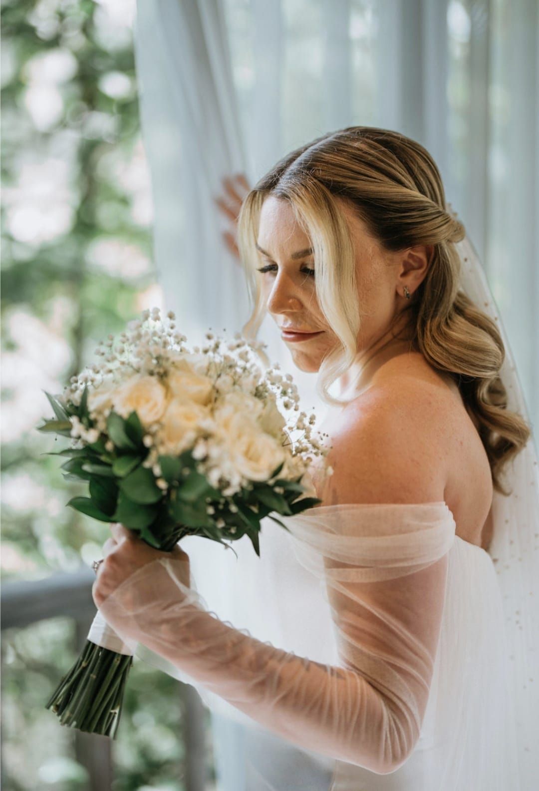 Bali resort wedding photography with jungle view ceremony