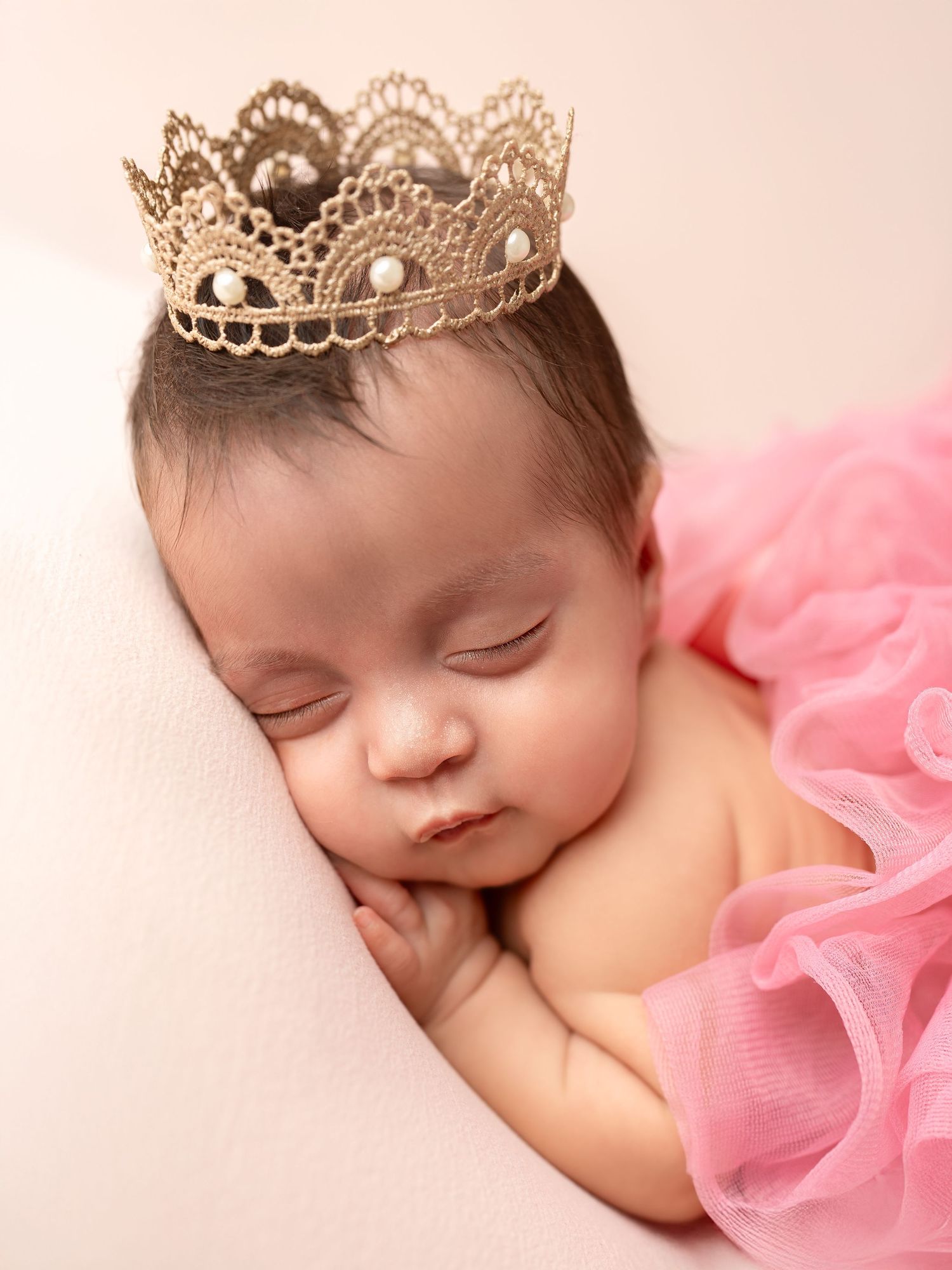 Los Angeles Newborn Photographer near me, Los Angeles Maternity Photography and Newborn Photographer and Cake Smash Photography | JDLA Photo