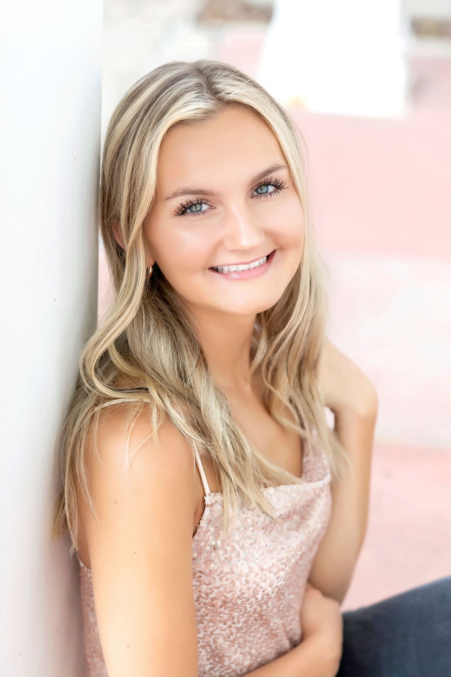 Senior portrait with Mason City, Iowa Library as the backgrop.