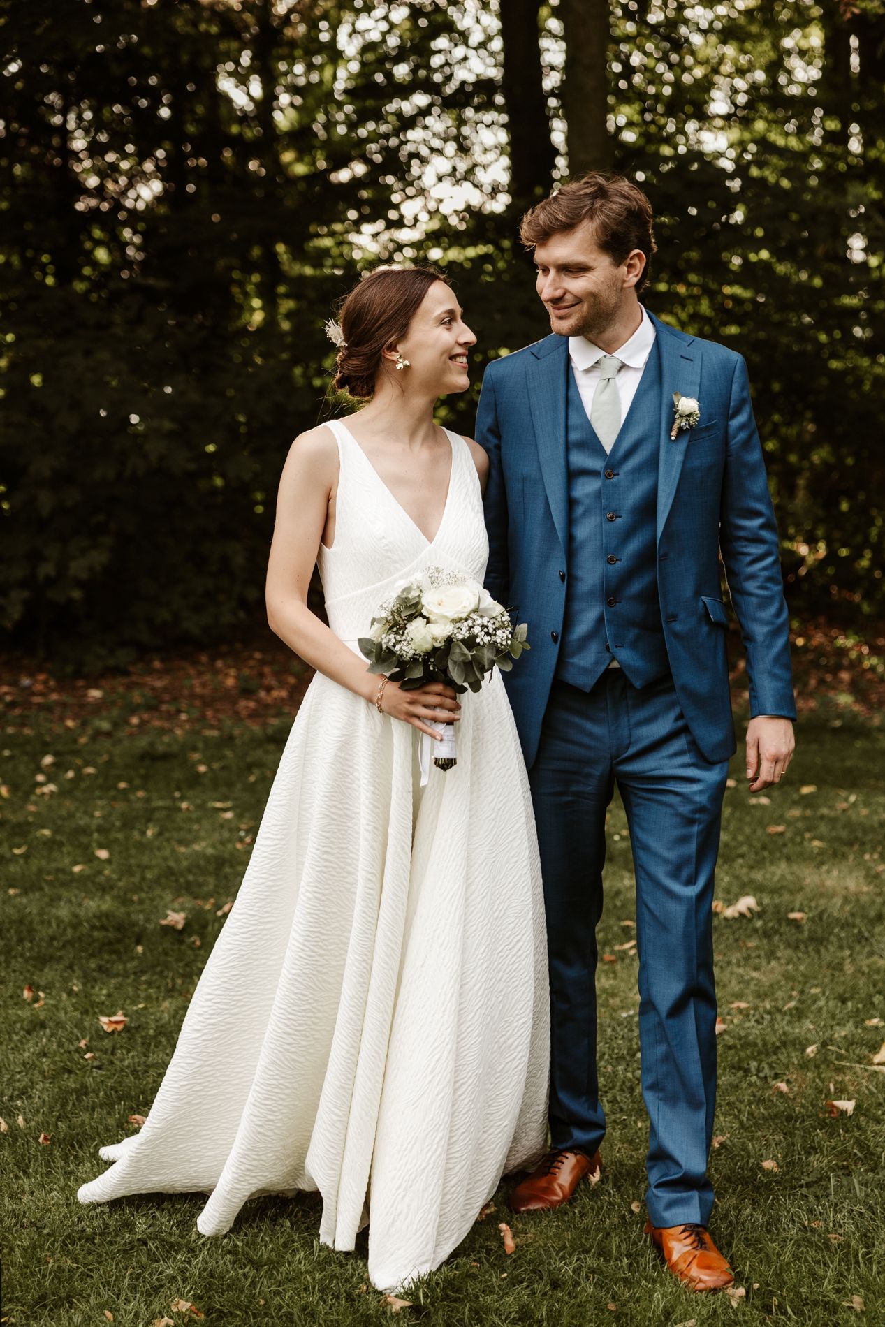 trouver un photographe de mariage a Lille ou dans le Nord Pas de Calais et les Hauts de France. Seance couple au chateau de Bourgogne.