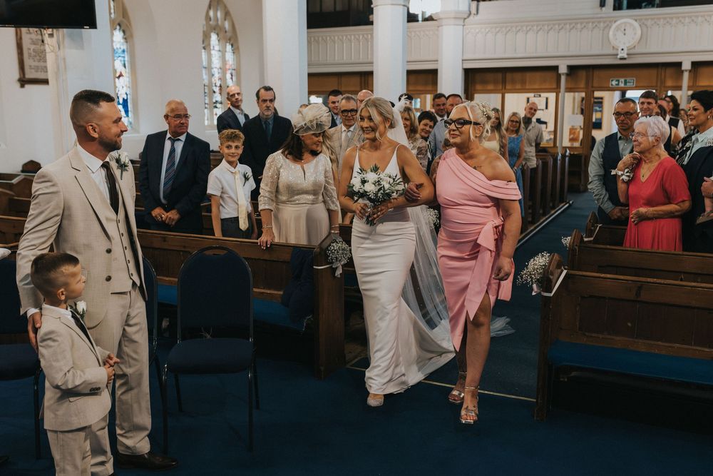 albert's Worsley wedding photography bride wedding ceremony