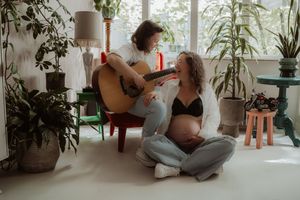Fotograaf Brabant Oss Den Bosch Uden fotografie zwangerschap zwangerschapsshoot ouders mama momlife Sis&So Pregnant momtobe