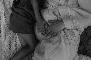 Fotograaf Brabant Oss Den Bosch Uden fotografie zwangerschap zwangerschapsshoot ouders mama momlife Sis&So Pregnant momtobe