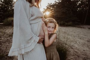 Fotograaf Brabant Oss Den Bosch Uden fotografie zwangerschap zwangerschapsshoot ouders mama momlife Sis&So Pregnant momtobe