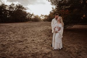 Fotograaf Brabant Oss Den Bosch Uden fotografie zwangerschap zwangerschapsshoot ouders mama momlife Sis&So Pregnant momtobe