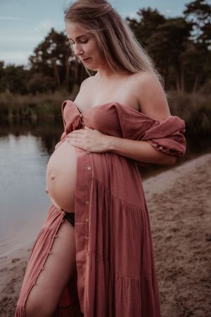Fotograaf Brabant Oss Den Bosch Uden fotografie zwangerschap zwangerschapsshoot ouders mama momlife Sis&So Pregnant momtobe