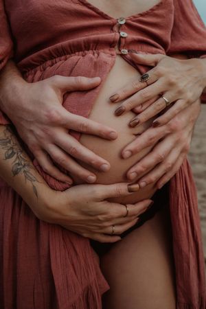 Fotograaf Brabant Oss Den Bosch Uden fotografie zwangerschap zwangerschapsshoot ouders mama momlife Sis&So Pregnant momtobe
