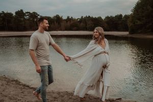 Fotograaf Brabant Oss Den Bosch Uden fotografie zwangerschap zwangerschapsshoot ouders mama momlife Sis&So Pregnant momtobe