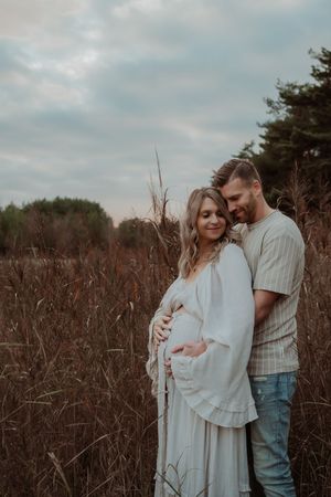 Fotograaf Brabant Oss Den Bosch Uden fotografie zwangerschap zwangerschapsshoot ouders mama momlife Sis&So Pregnant momtobe