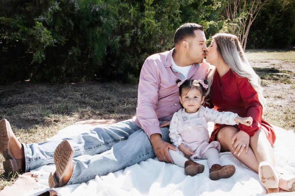 Professional Texas Family Photographer, Christmas Minis, Editorial Photography, Portrait Photographer, Family Photo, Affordable