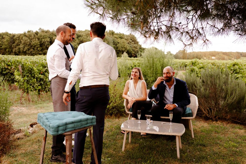 Invités pendant le vin d'honneur