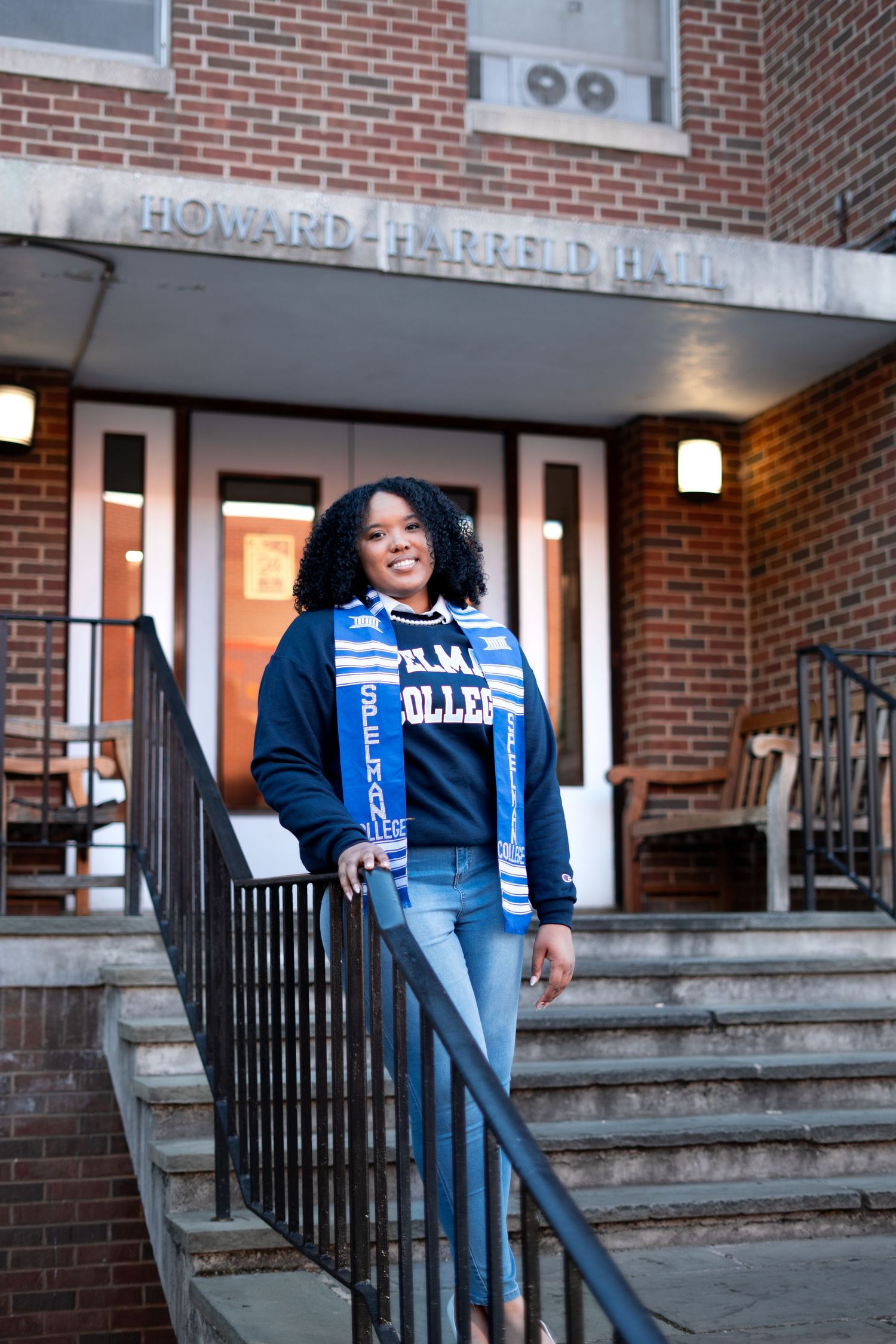 Spelman graduation photos in front of Howard Harreld Hall, one of the best spots on the Atlanta campus