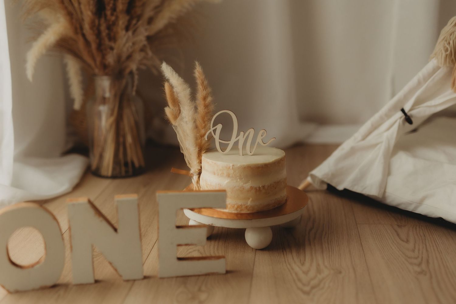 First birthday cake smash session in home studio Vilvoorde Brussels