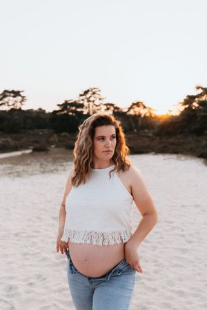 Lifestyle fotograaf Heerhugowaard voor zwangerschapshoots en gezinnen.