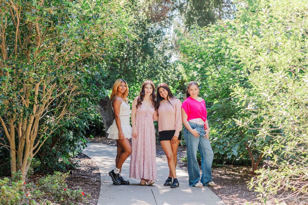 Simi Valley, CA 2025-26 Senior Rep Team @ the Huntington Library.  Senior Photos, Ventura  and Los Angeles County Senior Photographer.