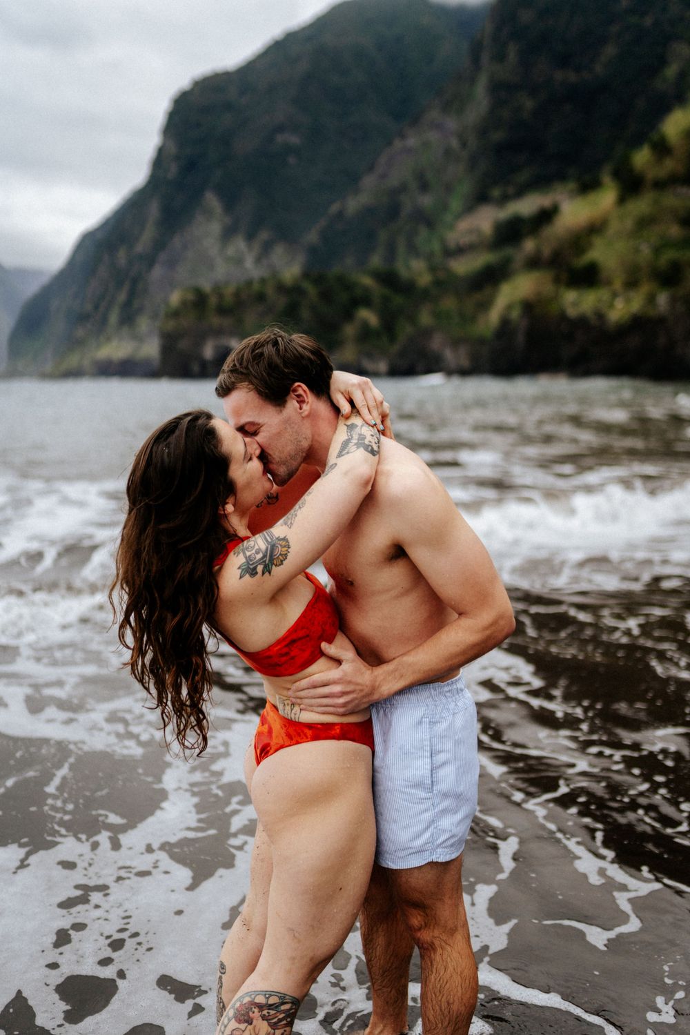Romantické párové focení u moře na Madeiře, foceno fotografem Lukášem Vavřincem