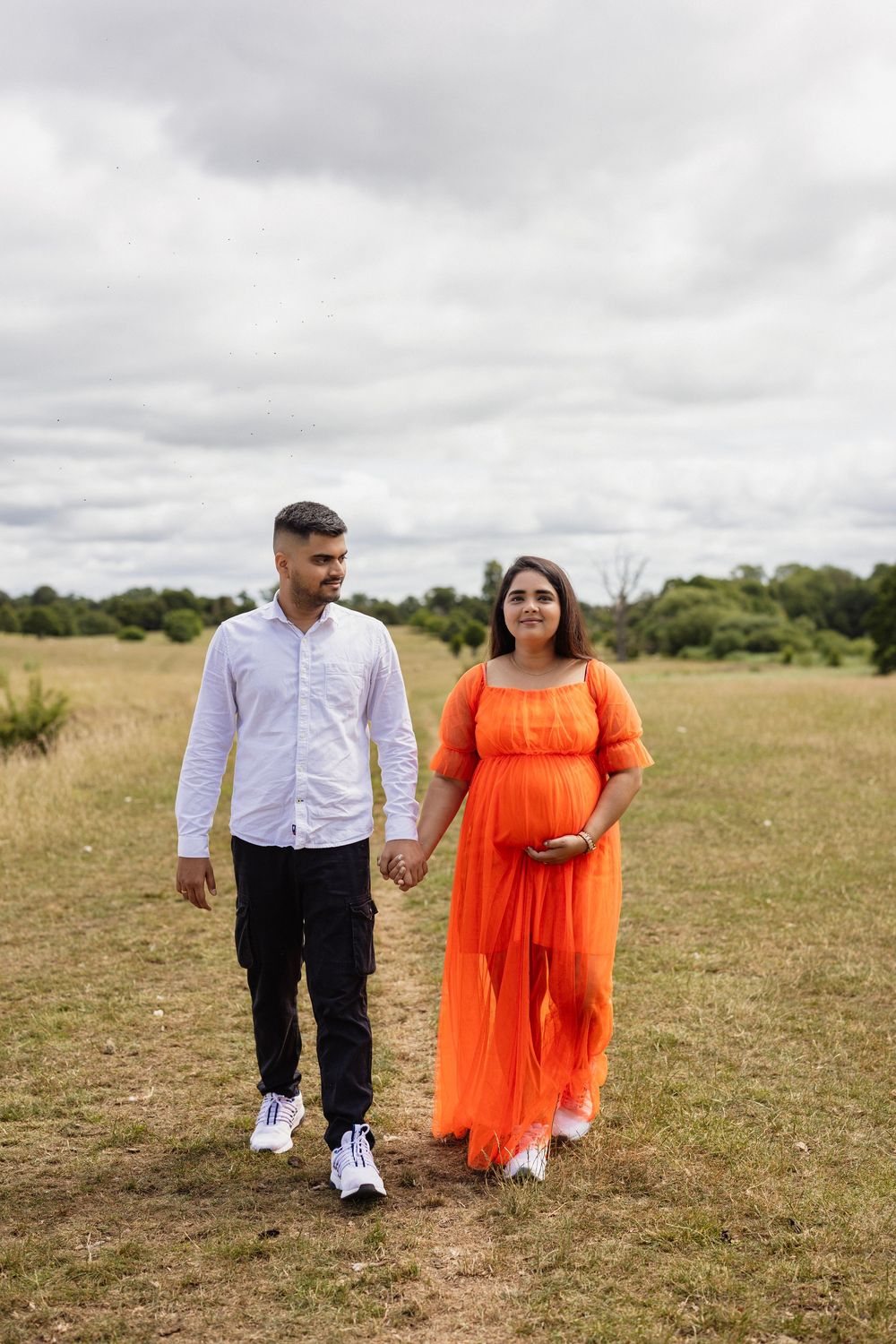 Maternity mum and dad to be family photo in Corsham Court, Wiltshire