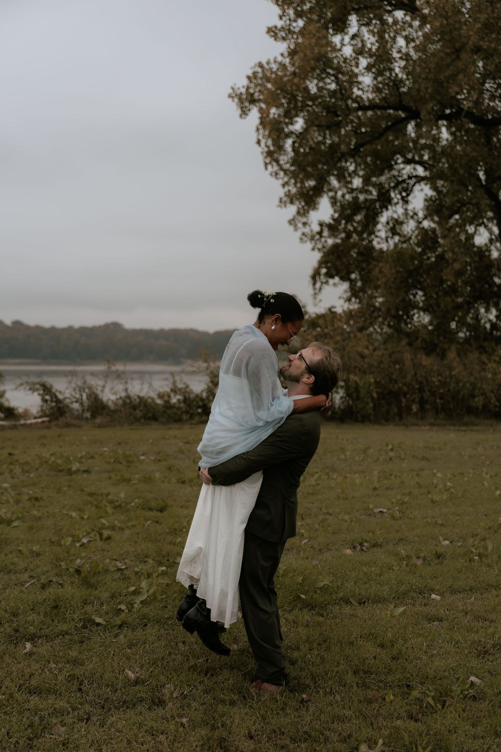 Wedding Elopement on the Mississippi River Downtown Memphis TN