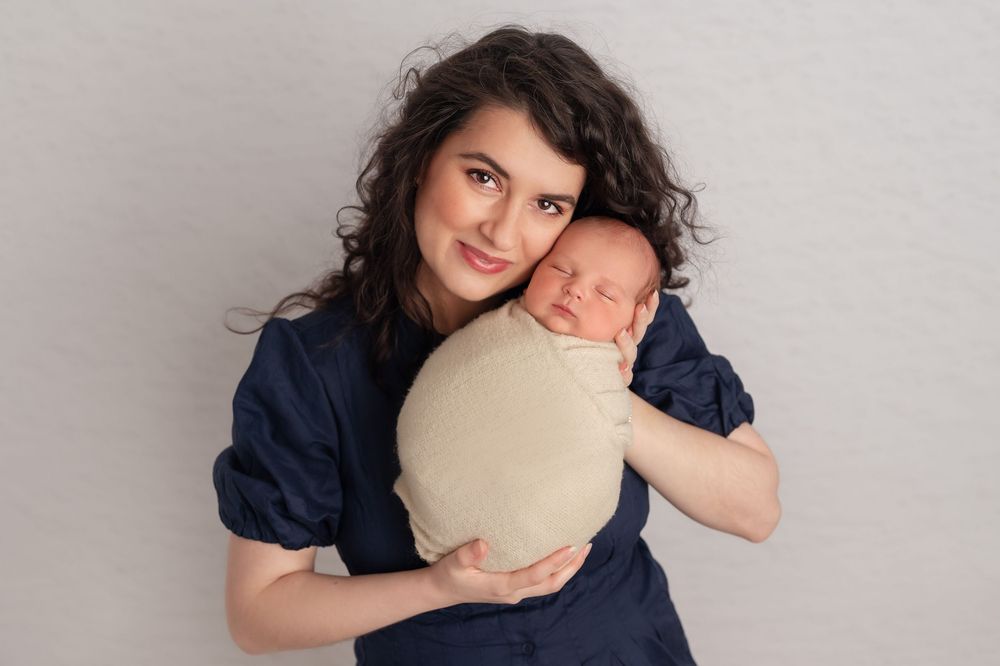 luxury newborn photographer Pittsburgh heirloom portrait