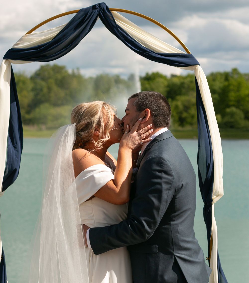 youngstown-ohio-wedding-photographer.jpg
peter-allen-inn-wedding.jpg
mill-creek-park-engagement-session.jpg