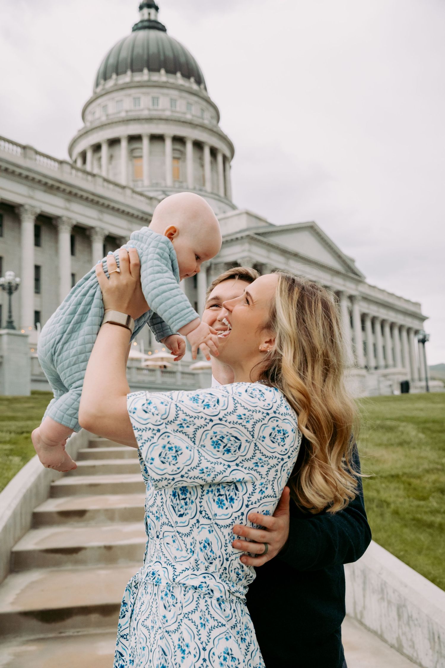 Family photo session at the Utah State Capitol Building.