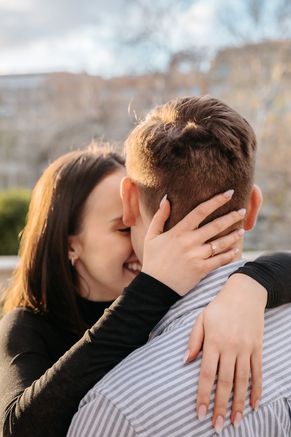 Romantic kiss Ciutadella Park gardens Surprise proposal Barcelona BarcelonaLoversPH