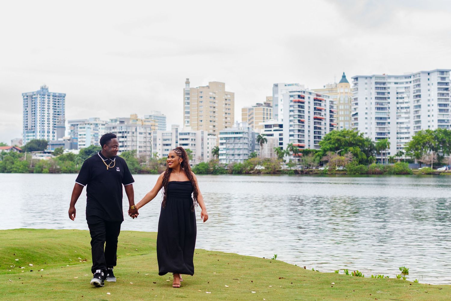 Couples portrait near Condado Lagoon in San Juan, Puerto Rico.