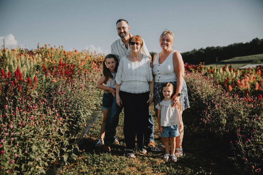 marion center pa photographer, indiana pa photographer, lone oak farm flower field photo sessions, lone oak farm, flower farm