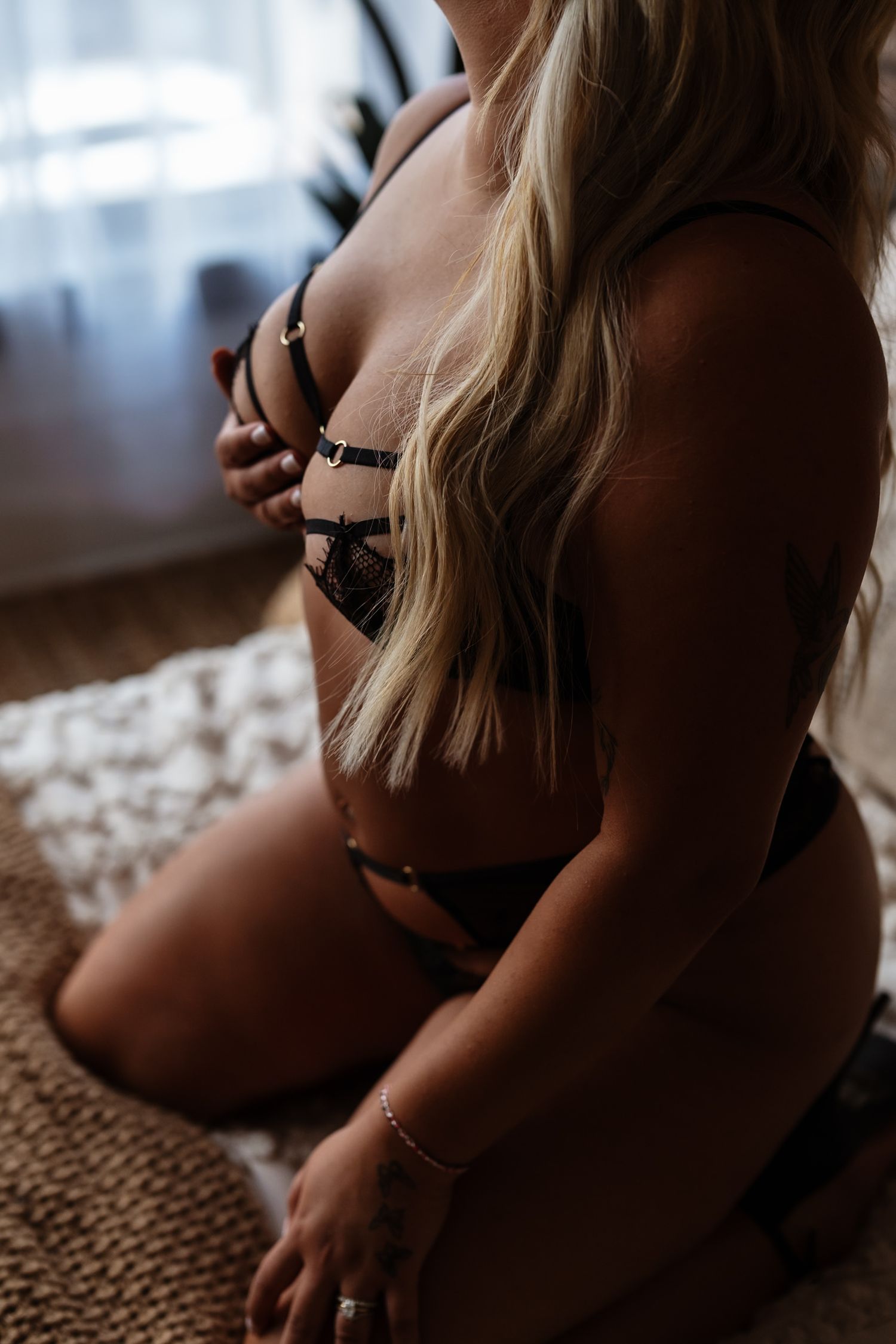 Milwaukee bridal boudoir session – luxury, moody portraits as a wedding day surprise.  Wisconsin boudoir photographer