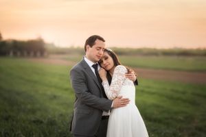 Fotografija mlade i mladoženje u zagrljaju 
Zalazak suncka 
Wedding Session