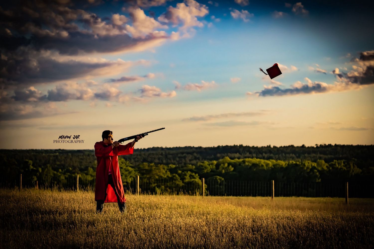 MASON JAR PHOTOGRAPHY CAPTURES SENIOR HIGH SCHOOL PORTRAITS AROUND THE MIDLANDS AND HAS A UNIQUE WAY TO CATCH SENIORS DOING WHAT THEY LOVE.