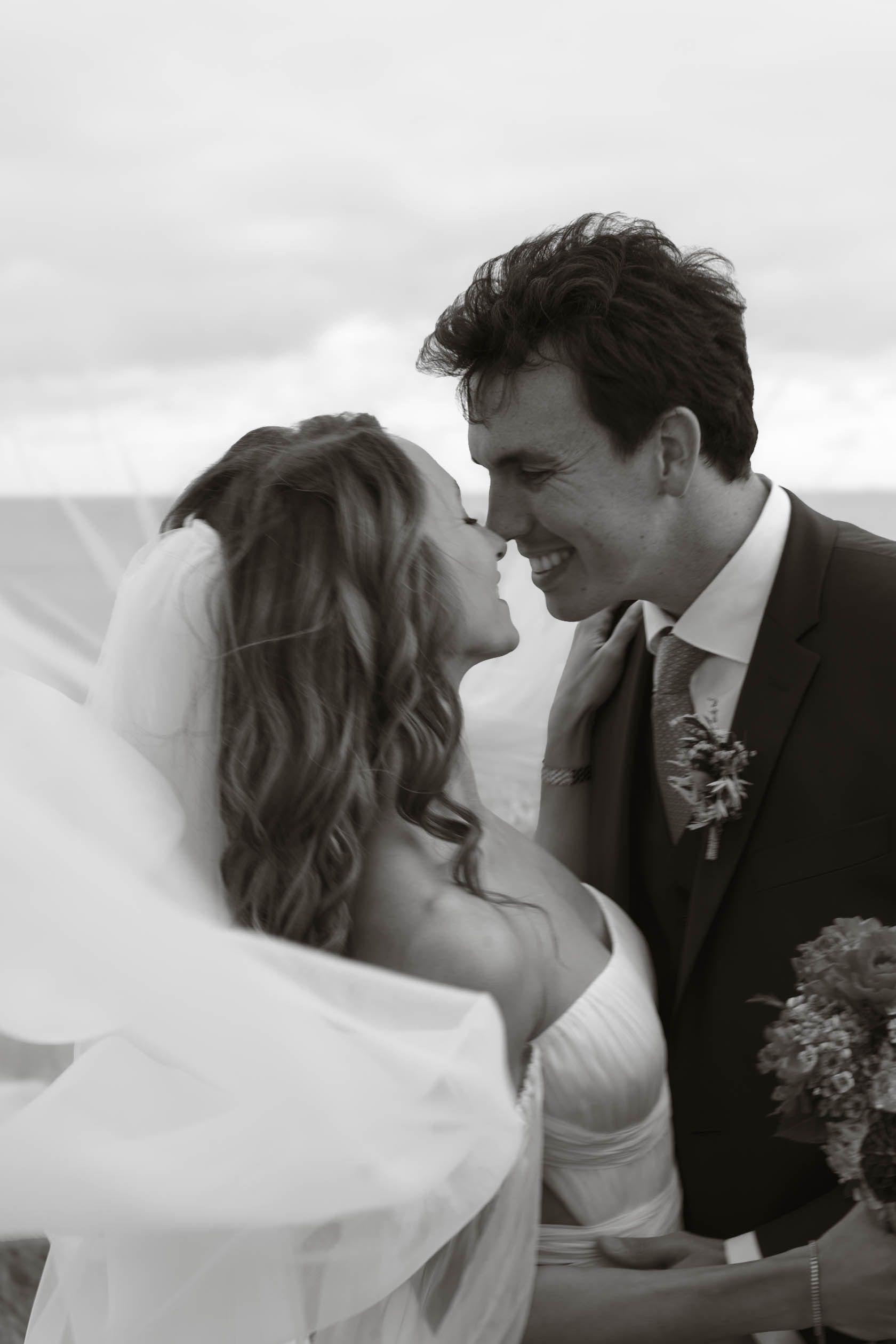 intimate weddings wedding photography photographer photographe photographie mariage intimistes elopement authentique émotions amour France