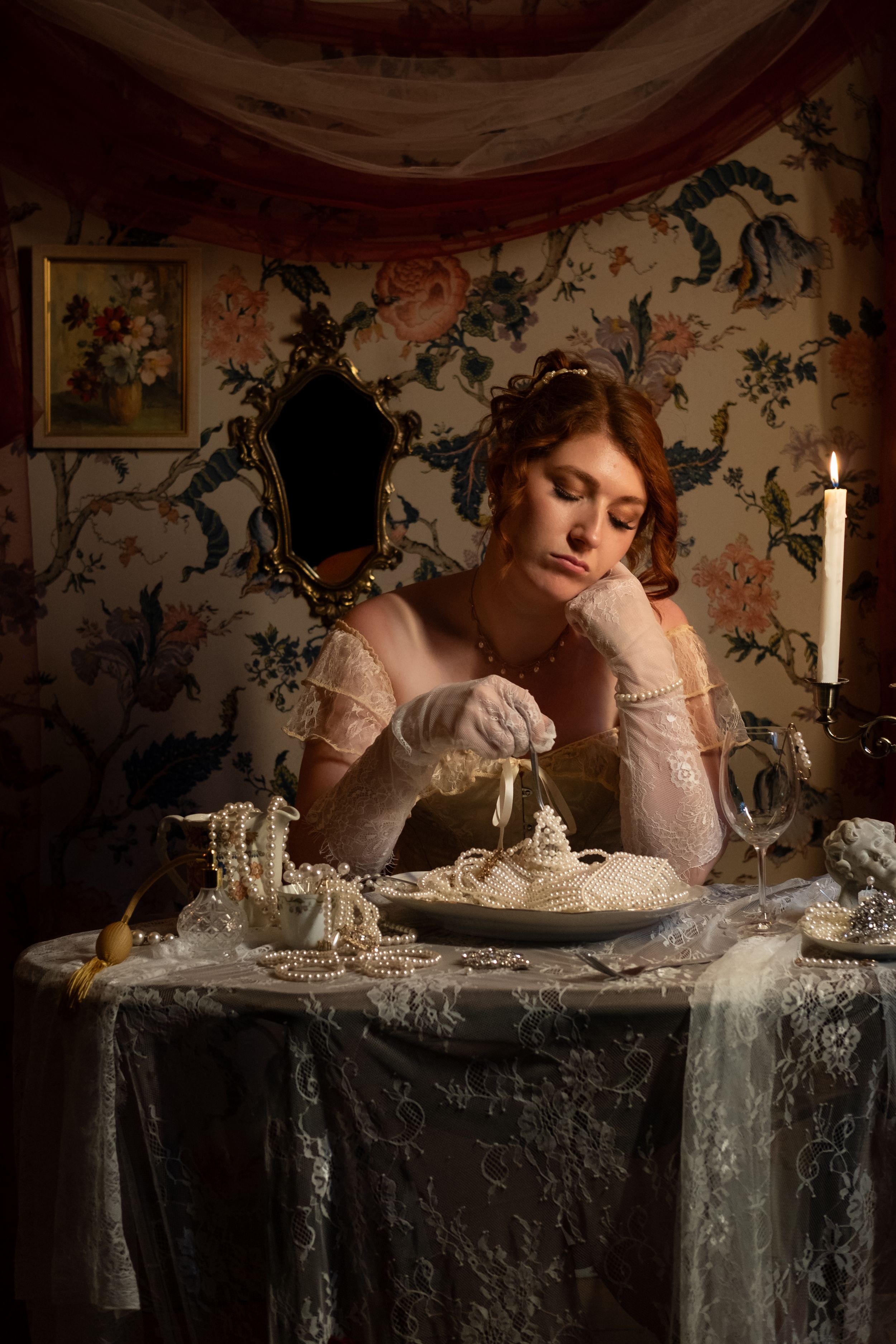 Portrait conceptuel inspiré des peintures classiques, réalisé à la lumière des bougies.