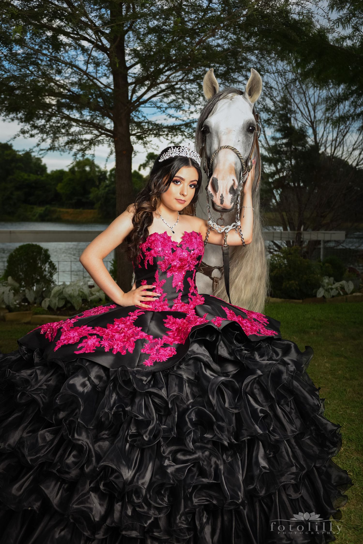 Outdoor Grand Prairie quinceañera horse portraits at Rancho de las 4 Riatas photographed by Fotolilly Photography in North Texas
