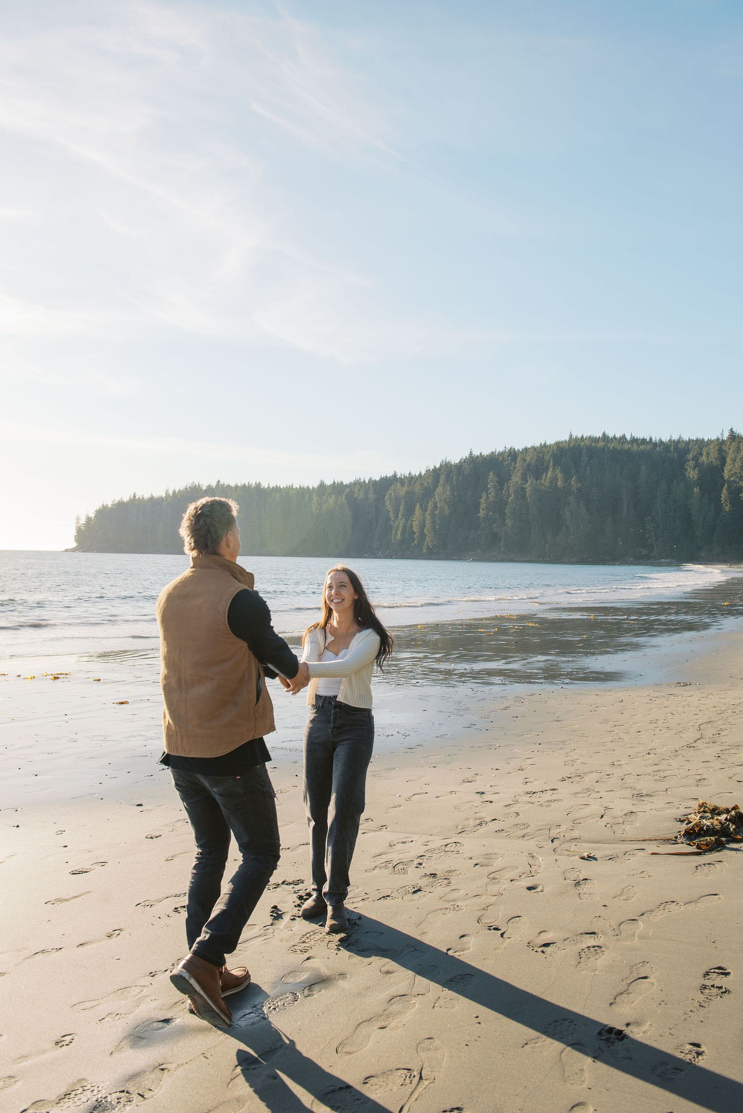 campbell river. comox valley. elopement photographer. vancouver island adventure. candid. natural. couples.