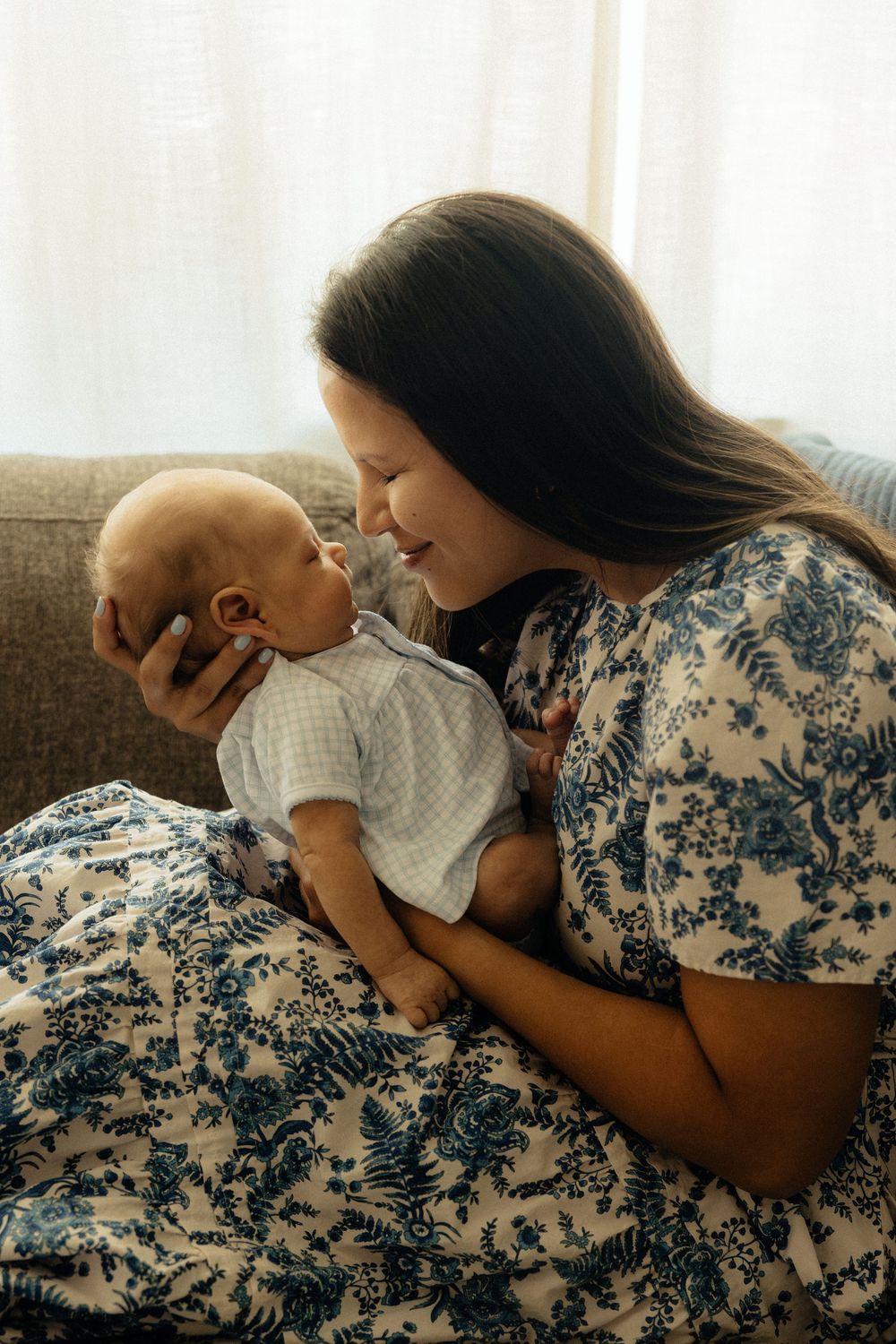 Cozy in-home newborn session in Florida. Jacksonville Newborn Photographer, Jacksonville Family Photographer - Lindsay McDow Photography