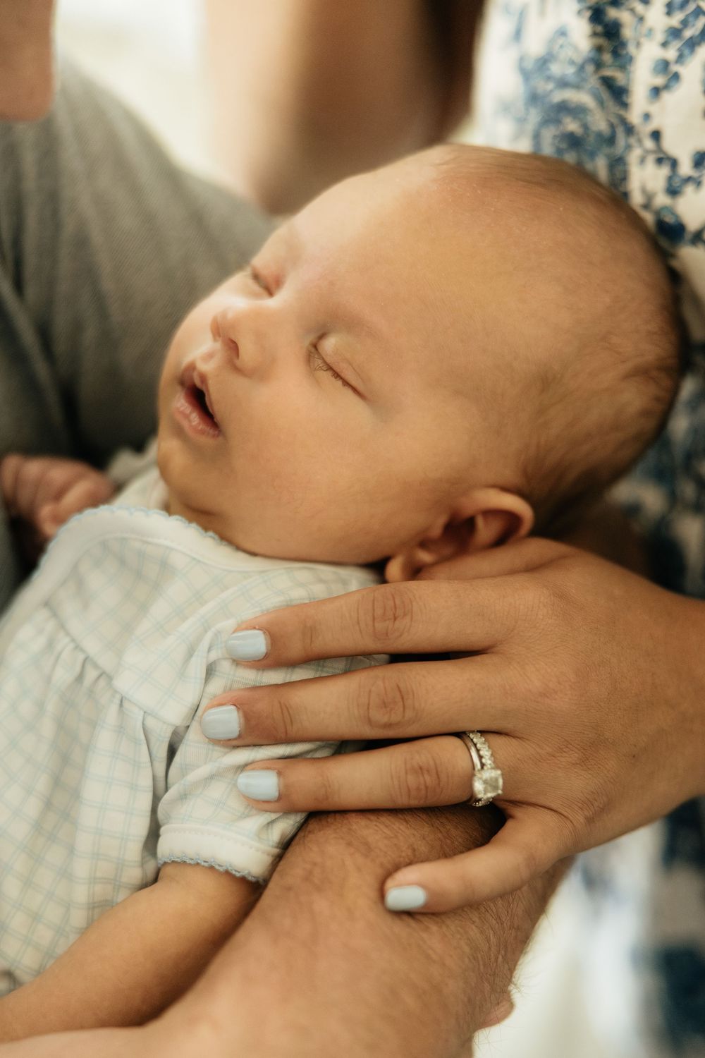 Cozy in-home newborn session in Florida. Jacksonville Newborn Photographer, Jacksonville Family Photographer - Lindsay McDow Photography