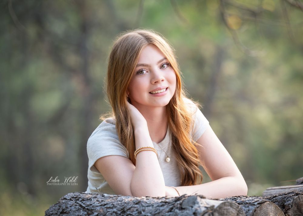 high school senior girl outdoor portrait sunset by photographer Luba Wold in Post Falls and Spokane