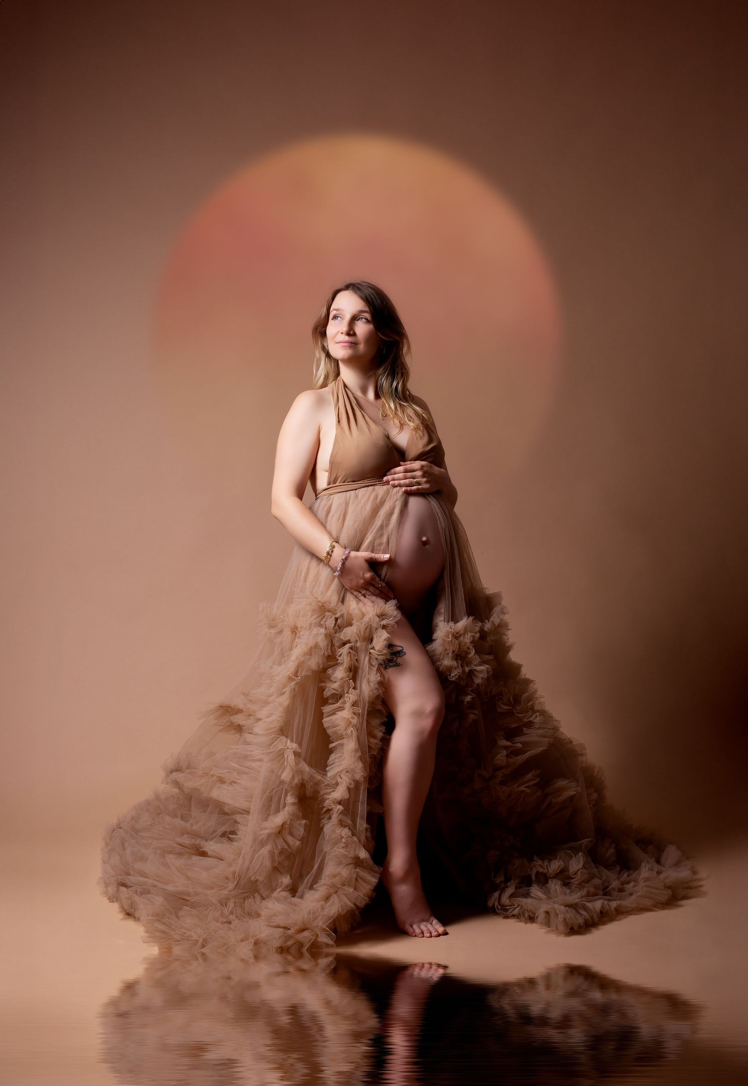 Photographe maternité en studio à Bordeaux et prignac et marcamps à 5min de st andré de cubzac. séance grossesse seule ou en couple