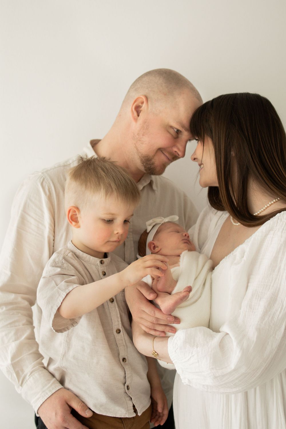 valokuvaus oulu newborn newbornkuvaus vauvakuvaus newbornkuvaaja vauvakuvaaja vastasyntynyt vastasyntyneen kuvaus valokuvaaja vauva