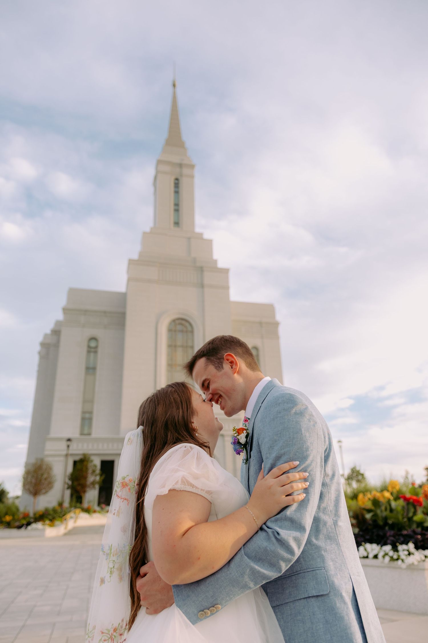 bridal couple at LDS temple
