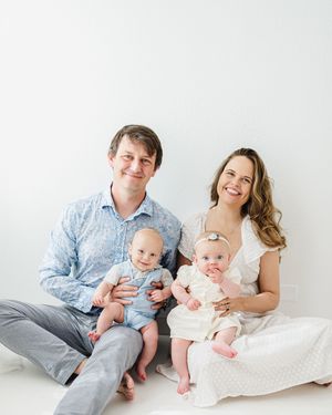 Studio family and baby photo shoot in Denver Colorado. Colorado baby photographer. Denver family photo shoot in studio. Simple family photos