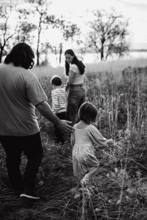 Family Photographer based in Centennial Colorado. Denver Colorado photographer for maternity, newborn, baby milestones & Family