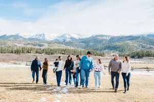 Extended family photo session in Grand Lake Colorado